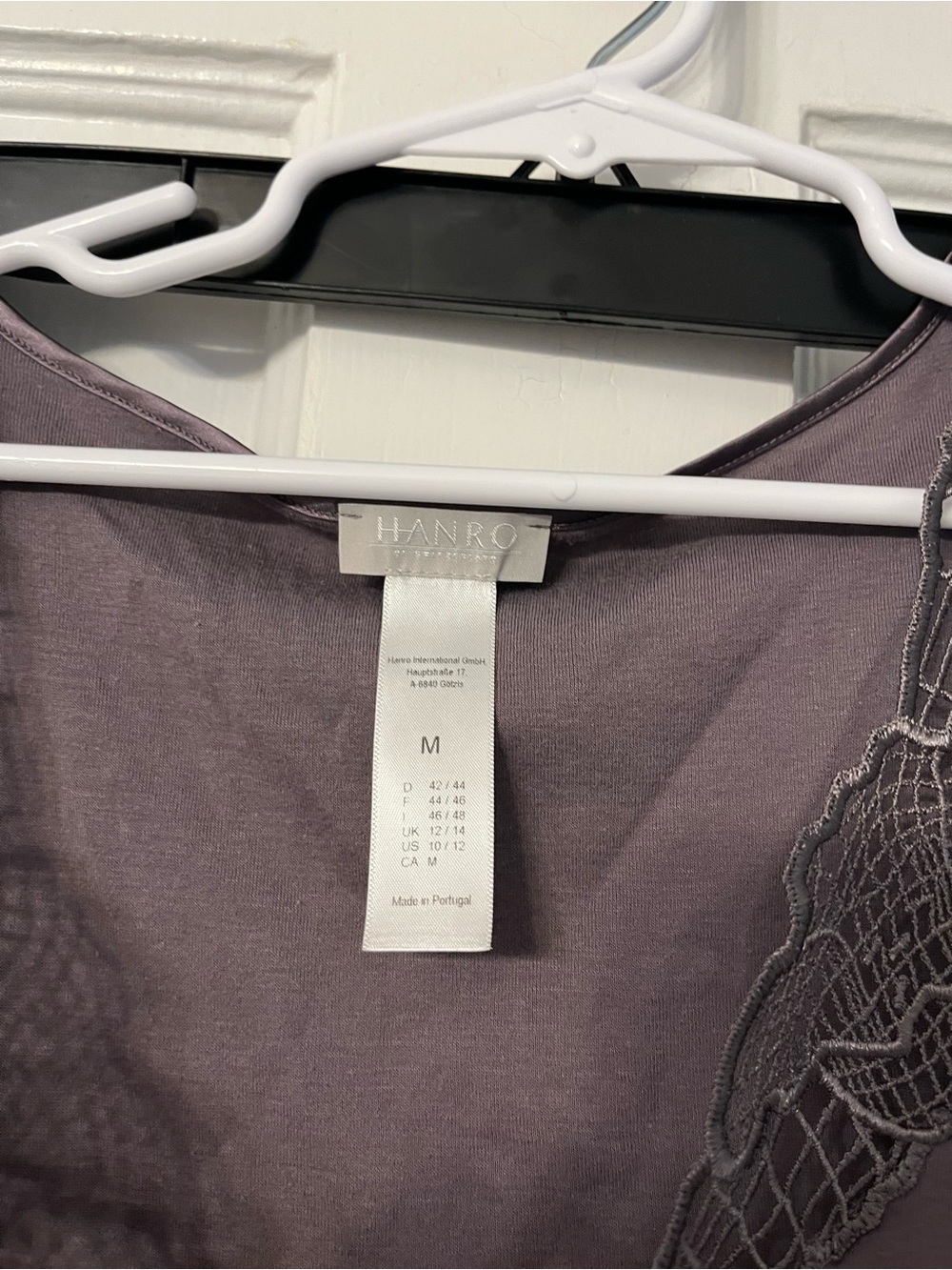 Hanro of Switzerland Lace-Trim Sleeveless Tank Top - Purple Medium Cotton - Picture 3 of 4